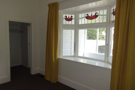 Photo of property in 73 Queens Drive, Lyall Bay, Wellington, 6022