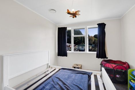 Photo of property in 13 Brixham Place, Merrilands, New Plymouth, 4312