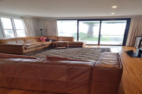 Photo of property in 79 Marine Parade, Paraparaumu Beach, Paraparaumu, 5032