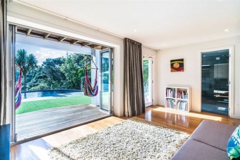 Photo of property in 36 Le Roy Terrace, Birkenhead, Auckland, 0626