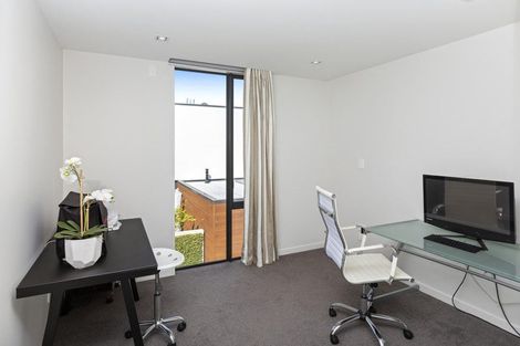Photo of property in 140b Glandovey Road, Strowan, Christchurch, 8052