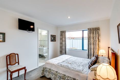 Photo of property in 35 Mcnaughton Place, Onekawa, Napier, 4110