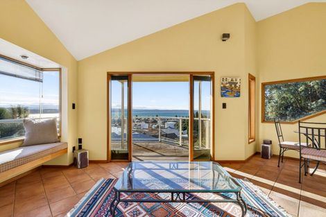 Photo of property in 122a Chaucer Road, Hospital Hill, Napier, 4110