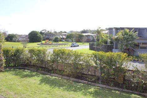 Photo of property in 2 Walton Street, Red Beach, 0932