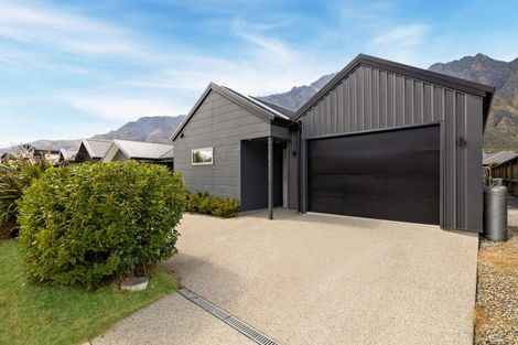 Photo of property in 27 Bale Road, Jacks Point, 9371