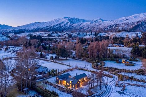 Photo of property in 33 Central Park Avenue, Lake Hayes, Queenstown, 9371