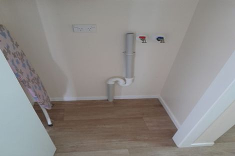 Photo of property in 6 Merville Avenue, Te Atatu South, Auckland, 0610