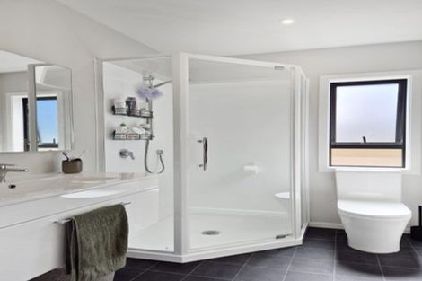 Photo of property in 13-15 Gillespie Street, Taita, Lower Hutt, 5011