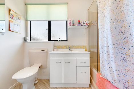 Photo of property in 18 Arney Road, Ranui, Auckland, 0612