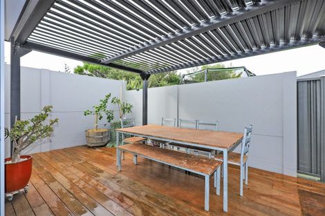 Photo of property in 22 Cassin Place, Taradale, 4112