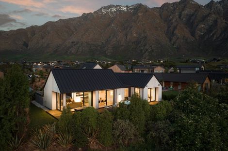 Photo of property in 1 Torridon Court, Jacks Point, Queenstown, 9371