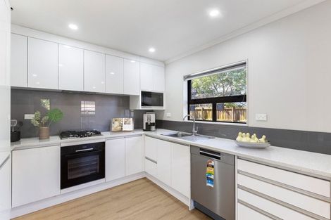Photo of property in 89d Cascades Road, Pakuranga Heights, Auckland, 2010
