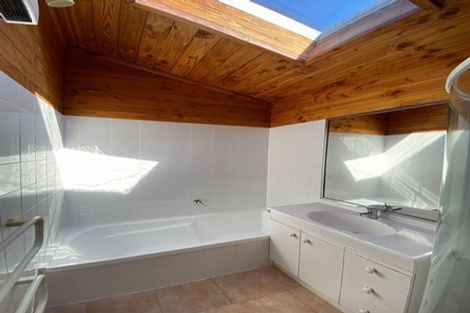 Photo of property in 9a Dennis Road, Papatoetoe, Auckland, 2025