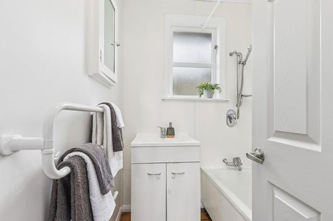 Photo of property in 334 Main Road, Tawa, Wellington, 5028