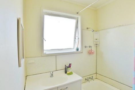 Photo of property in 5 Sunvue Road, Glen Eden, Auckland, 0602