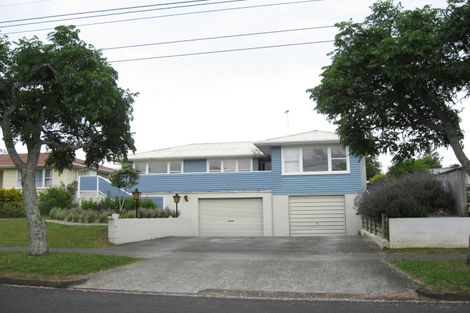 Photo of property in 21 Kayes Road, Pukekohe, 2120