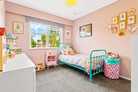 Photo of property in 19 Brennan Avenue, Te Atatu Peninsula, Auckland, 0610