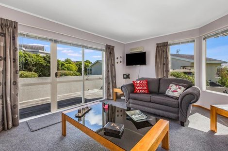 Photo of property in 7 Portage Place, Whitby, Porirua, 5024