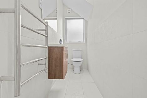 Photo of property in 44 Borneo Drive, Fairview Heights, Auckland, 0632