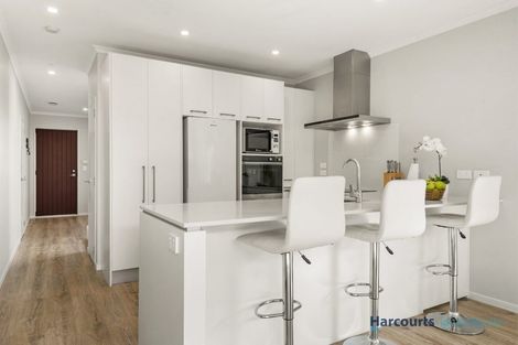 Photo of property in 7 Samuel Cassidy Avenue, Swanson, Auckland, 0614