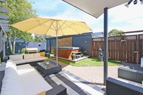 Photo of property in 51a Collins Road, Melville, Hamilton, 3206