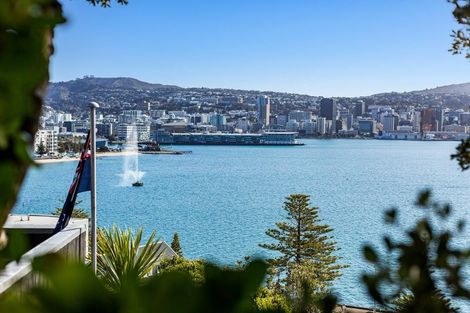 Photo of property in 334 Oriental Parade, Oriental Bay, Wellington, 6011