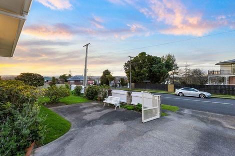 Photo of property in 1/1 Elcoat Avenue, Henderson, Auckland, 0612