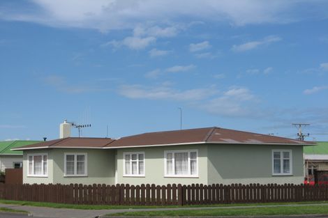 Photo of property in 4 Mosston Road, Castlecliff, Whanganui, 4501
