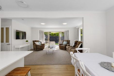 Photo of property in 83a Wilsons Road, Saint Martins, Christchurch, 8022