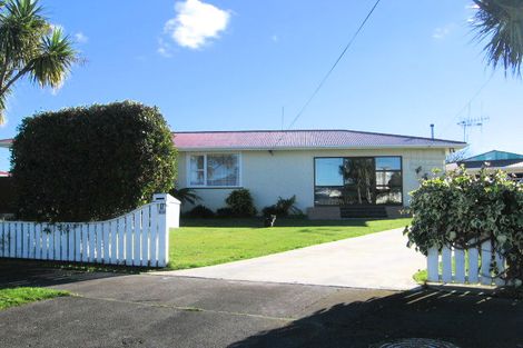 Photo of property in 18 Piper Place, Roslyn, Palmerston North, 4414