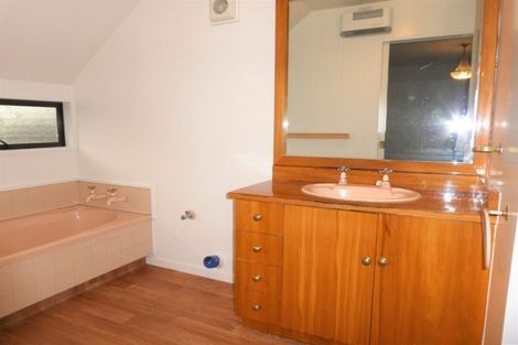 Photo of property in 27 Darvel Street, Riccarton, Christchurch, 8011