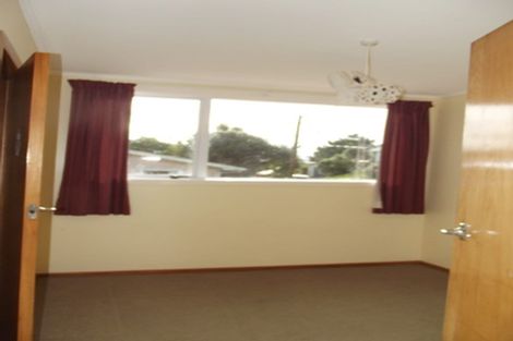 Photo of property in 3 Dunmail Way, Newlands, Wellington, 6037