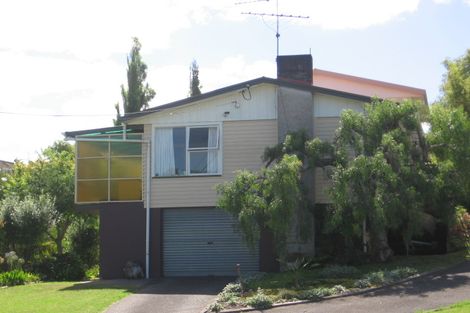 Photo of property in 9 Montana Avenue, Murrays Bay, Auckland, 0630
