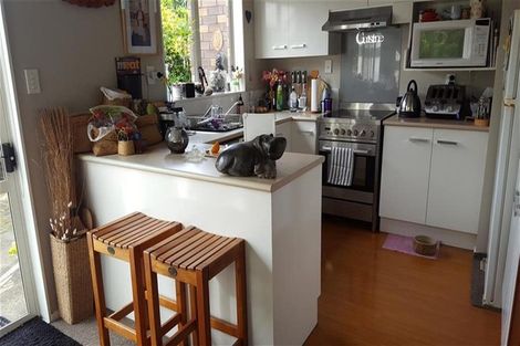 Photo of property in 3 Meynell Court, Glen Eden, Auckland, 0602