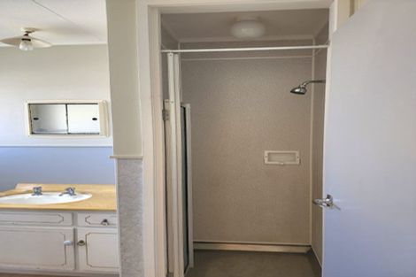 Photo of property in 2/35 Paramu Avenue, Birkdale, Auckland, 0626