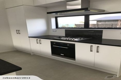 Photo of property in 15 Lieutenant Lane, Papakura, 2110