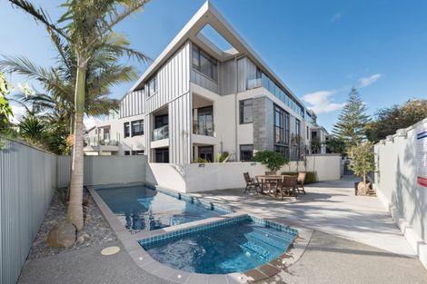 Photo of property in 9/48 Marine Parade, Mount Maunganui, 3116