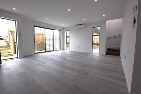 Photo of property in 62 Royal Road, Massey, Auckland, 0614