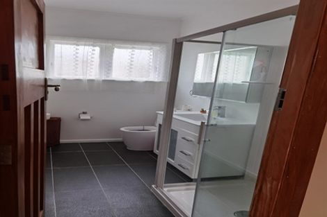 Photo of property in 104 Parkvale Road, Karori, Wellington, 6012