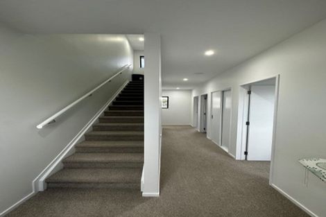 Photo of property in 33 Eileen Newey Place, Henderson, Auckland, 0612