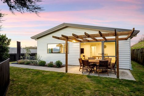 Photo of property in 14 Gennaker Lane, Whitby, Porirua, 5024