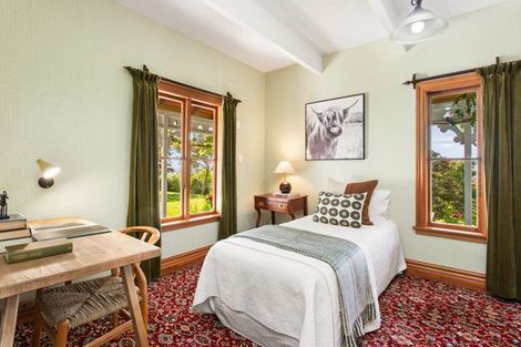 Photo of property in 23 Hyndhope Road, Kennedys Bush, Christchurch, 8025