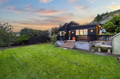 Photo of property in 23 Main Road, Redcliffs, Christchurch, 8081