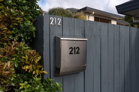 Photo of property in 212 Westchester Drive, Churton Park, Wellington, 6037