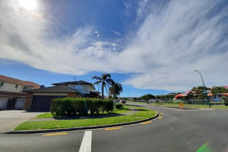 Photo of property in 69 Middlefield Drive, East Tamaki Heights, Auckland, 2016