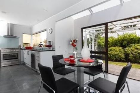 Photo of property in 6 Glucina Avenue, West Harbour, Auckland, 0618