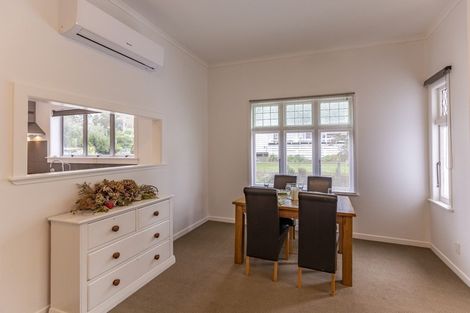 Photo of property in 2 Matthew Street, Waipawa, 4210