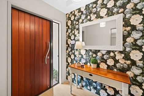 Photo of property in 323 Southland Place, Raureka, Hastings, 4120