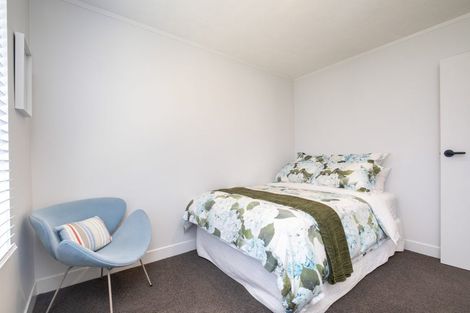 Photo of property in 1 Lowther Place, Taradale, Napier, 4112