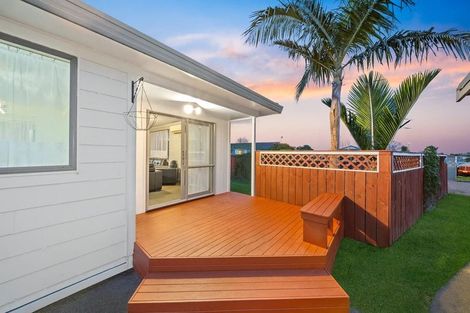 Photo of property in 2/8 Martha Lane, Weymouth, Auckland, 2103